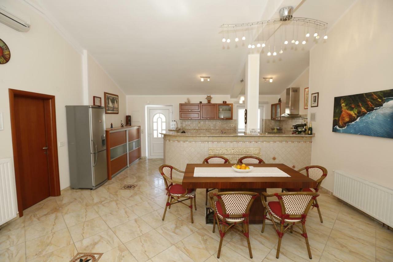 Apartment Bojan With Terrace And Sea View Baska  Exterior photo