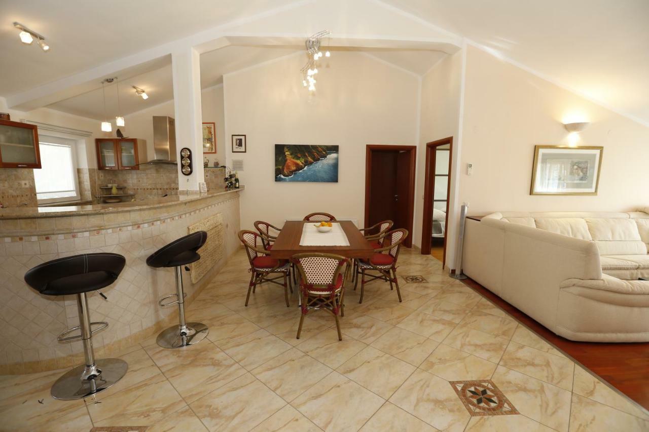Apartment Bojan With Terrace And Sea View Baska  Exterior photo